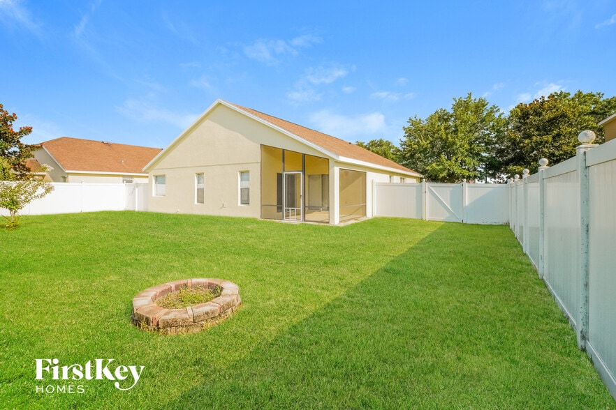 Building Photo - 2424 Deer Creek Blvd
