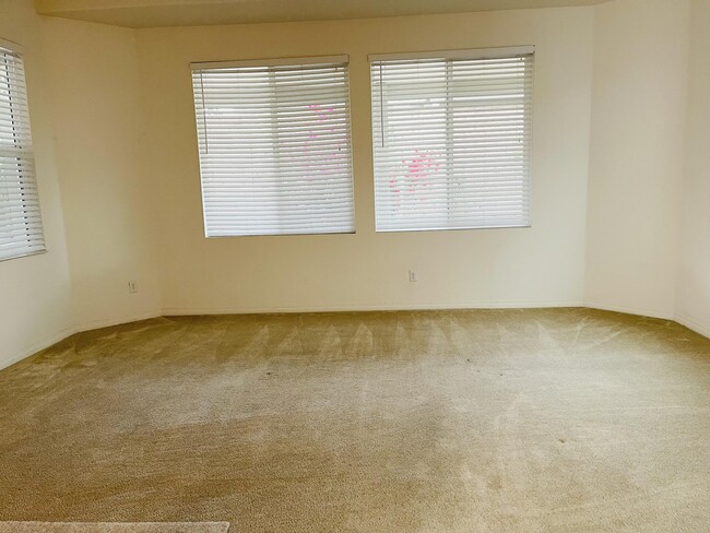 Building Photo - 85468 Treviso Dr