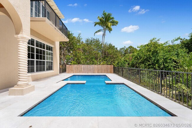 Building Photo - 112 Tulip Tree Ct