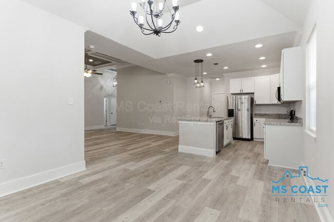 Building Photo - 15334 Oak Creek Cove