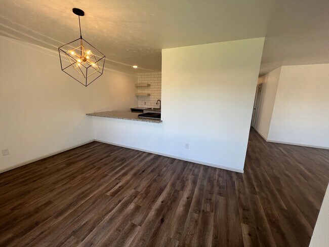 Building Photo - Pre Leasing for Fall 2026! Remodeled 3/2 near LCU!