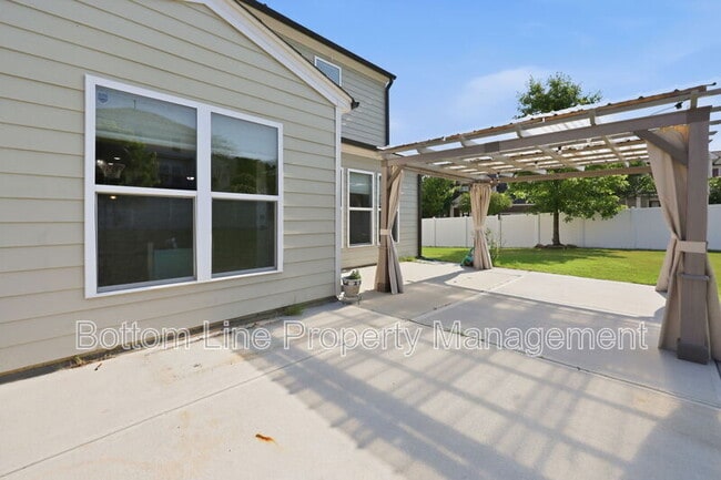 Building Photo - 2496 Emily Brk Wy