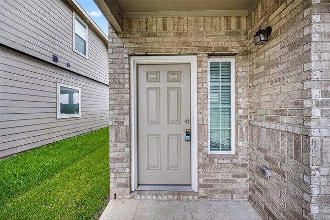 Building Photo - 4818 Blue Jacaranda Wy