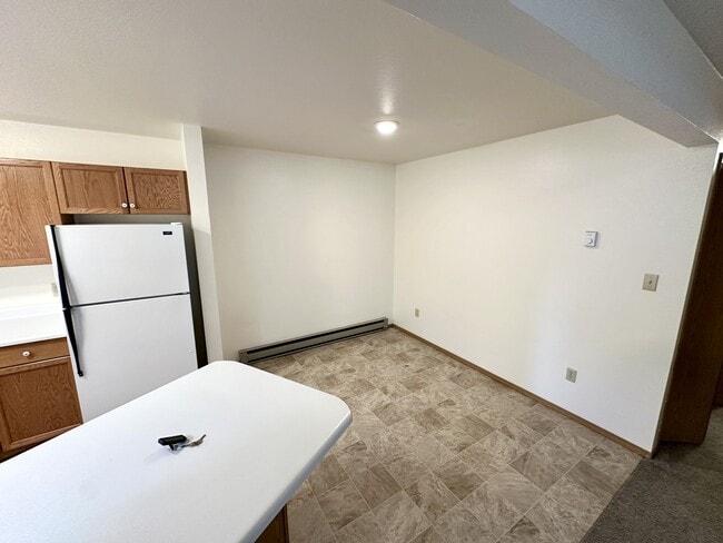 Building Photo - 321 Janet St