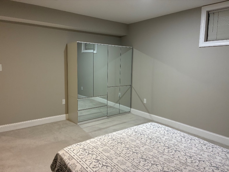 Building Photo - 3846 Farrcroft Green