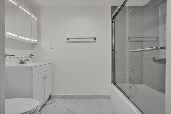 Building Photo - 4332 Collins Ave