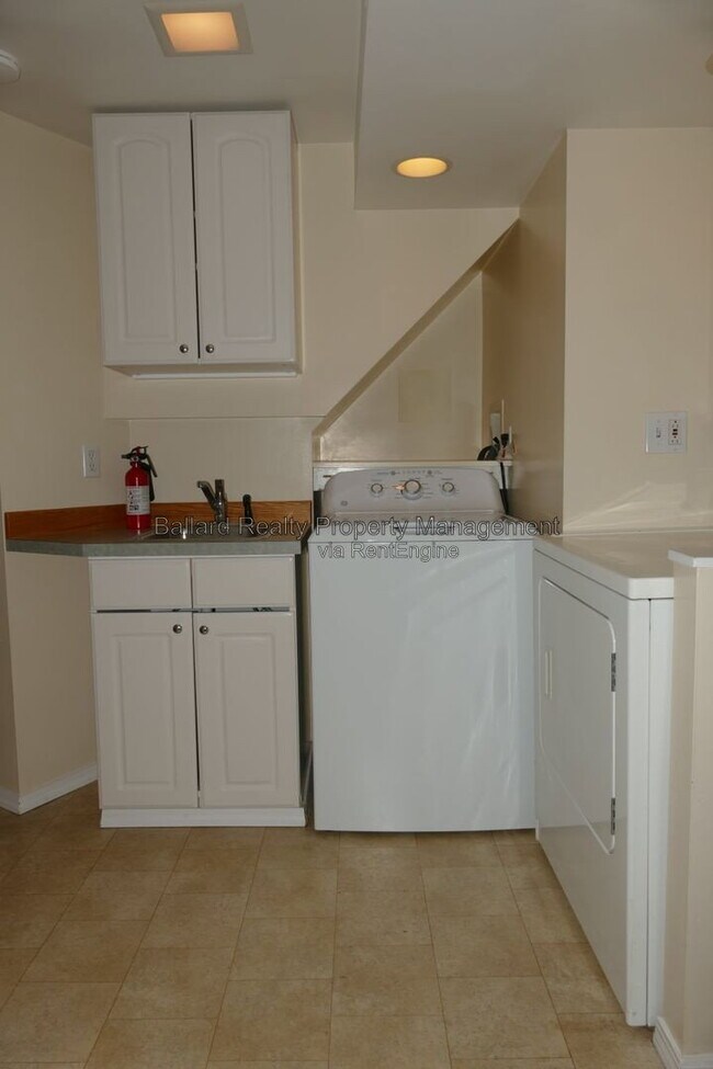 Building Photo - 509 N 70th St