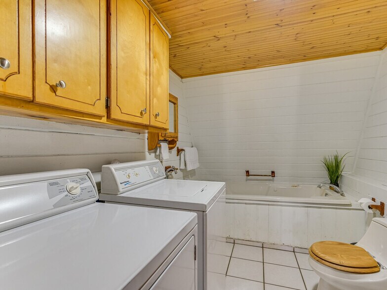 Building Photo - 1930 N Wheat Rd