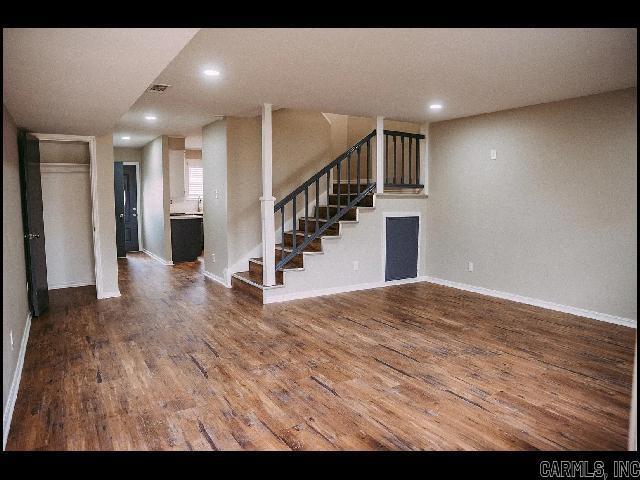 Building Photo - 408 W 4th St