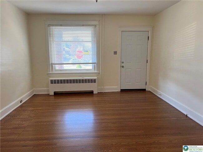 Building Photo - 1320 Chelsea Ave