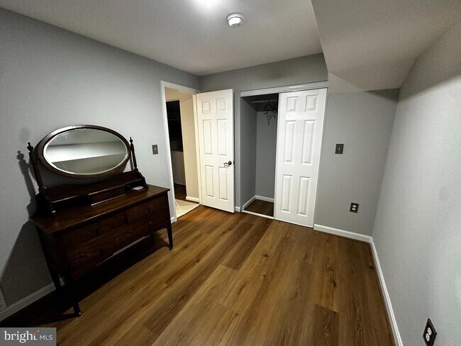 Building Photo - 11593 Nellings Pl