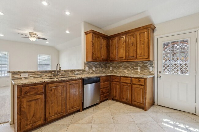 Building Photo - 233 Firefly Dr