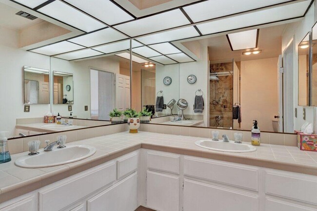 Building Photo - 45394 Lupine Ln