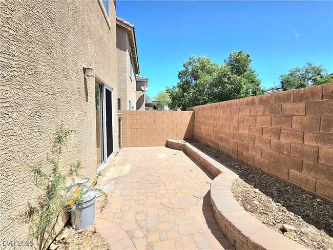 Building Photo - 10436 Masons Creek St