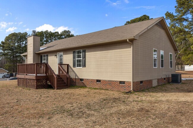 Building Photo - Updated Single Family Home in Fayetteville!
