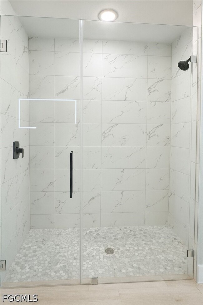 Building Photo - 402 NE 31st Terrace