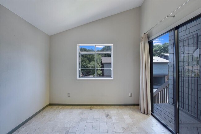 Building Photo - 7122 Wood Hollow Dr