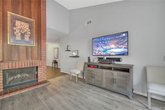High cathedral ceilings in an open floor plan - 1073 S Romney Dr
