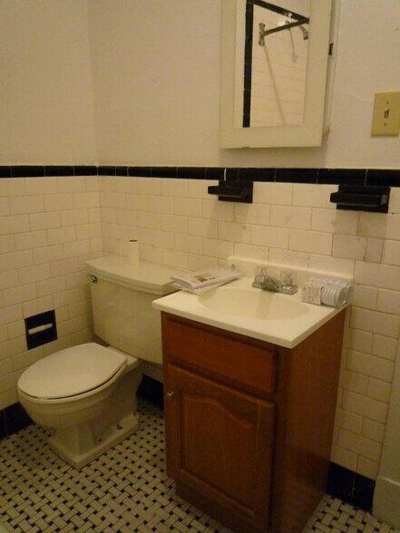 Building Photo - 1788 Beacon St