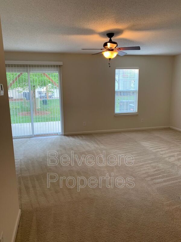 Building Photo - 18 Dillingham Pl