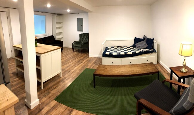 Building Photo - 2415 E 12th St