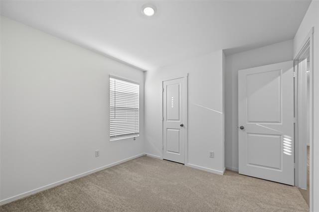 Building Photo - 1013 Raintree Rd