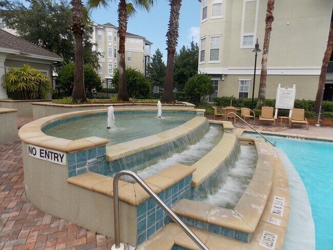 Building Photo - 8290 Park Way