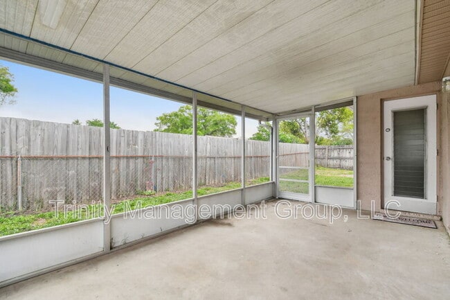 Building Photo - 4818 Dogwood St