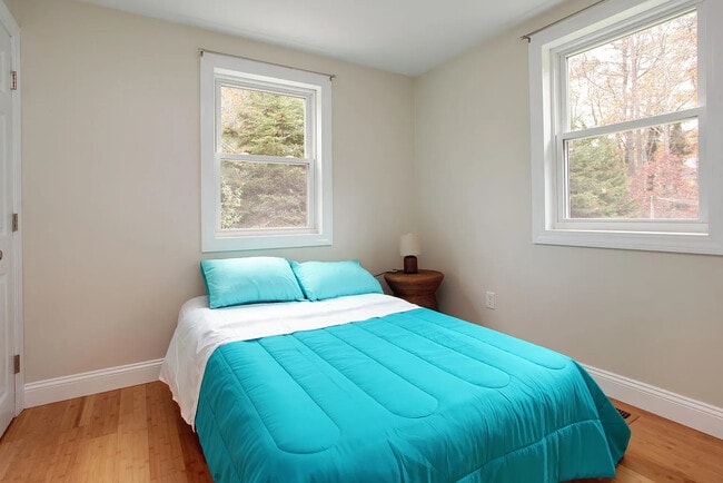 Building Photo - 46 Brush Hill Cir