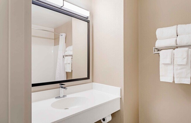 Building Photo - Furnished Studio-Asheville - Tunnel Rd.