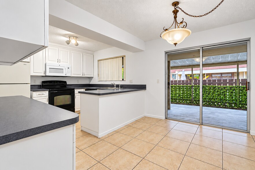 Building Photo - 5348 Bosque Ln
