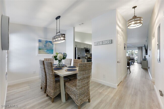 Building Photo - 824 Tanbark Dr
