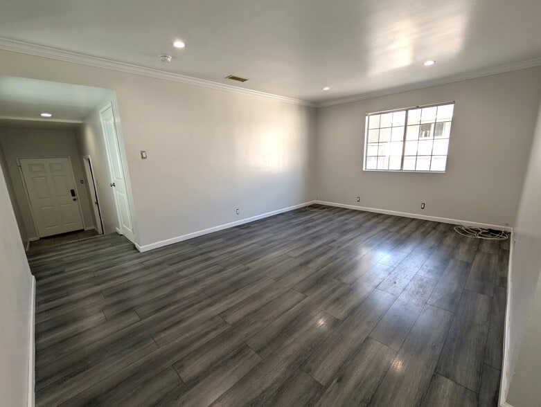Living Room - 7635 Birchleaf Ave