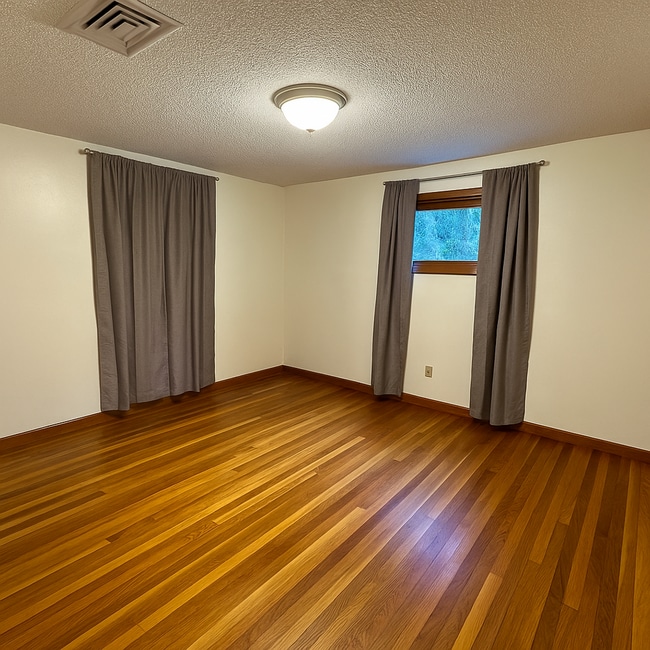 Building Photo - Single Family Home For Lease in Nabnasset in the heart of Westford, MA.