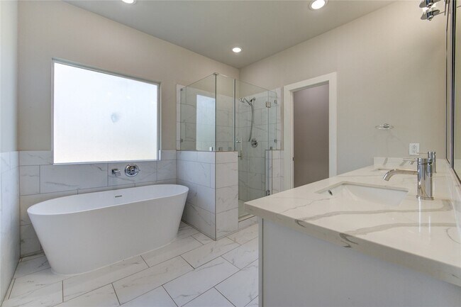 Building Photo - 4536 Sunflower St