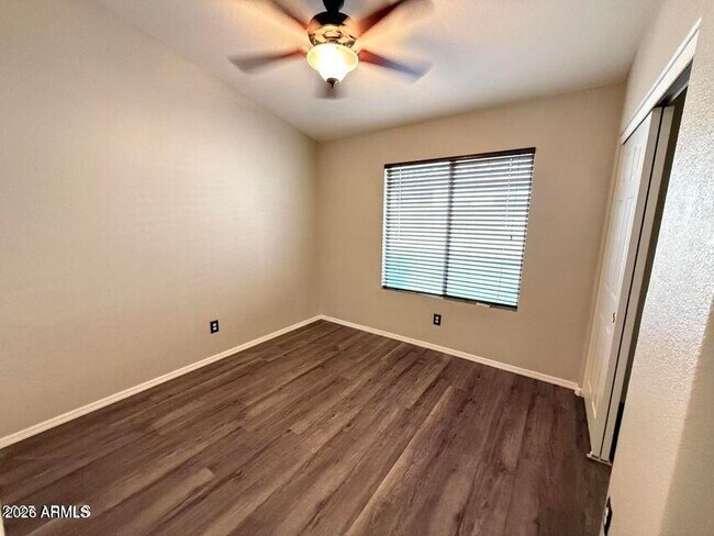 Building Photo - 3518 W Charlotte Dr