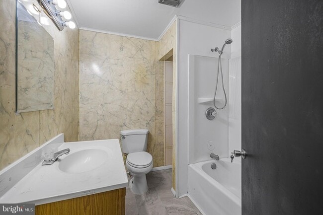 Building Photo - 816 Lincoln St