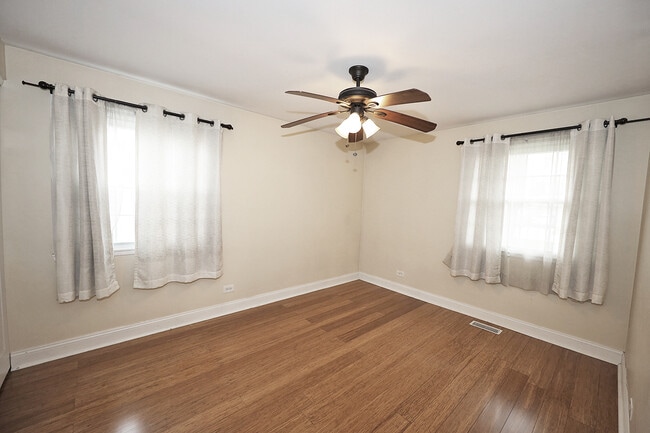 Building Photo - 503 Case Ct