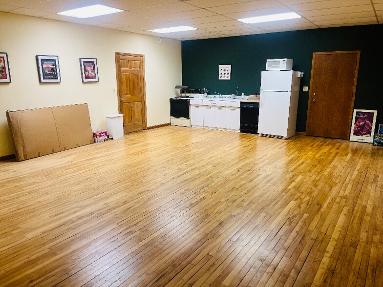 Building Photo - 124 1/2 S 2nd St