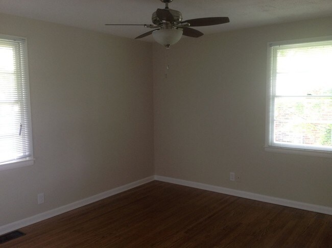 Building Photo - Glengarry Area-Nashville