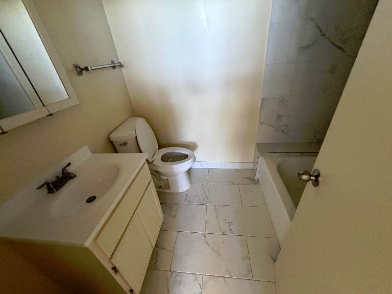 Building Photo - 700 N East End Ave