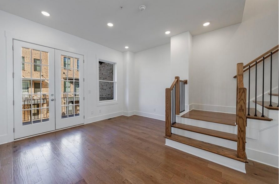 Building Photo - 1032 Robert Smalls Wy