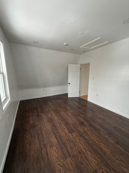 Building Photo - 197 S 11th St