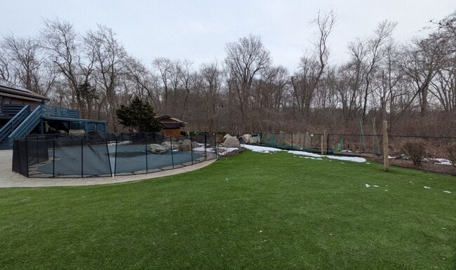 Building Photo - 421 Oakhill Ave