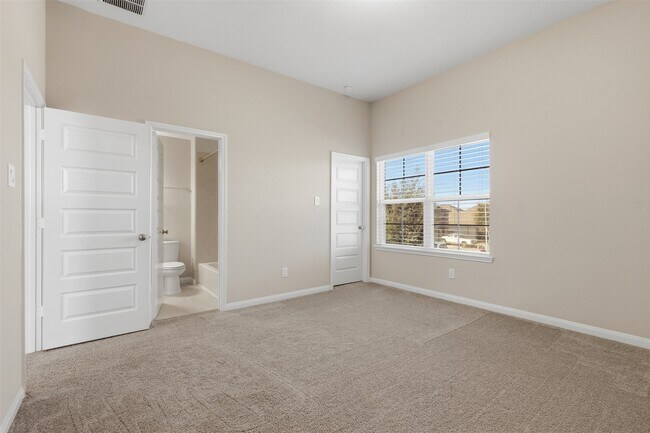 Building Photo - 2207 Silver Canyon Ln