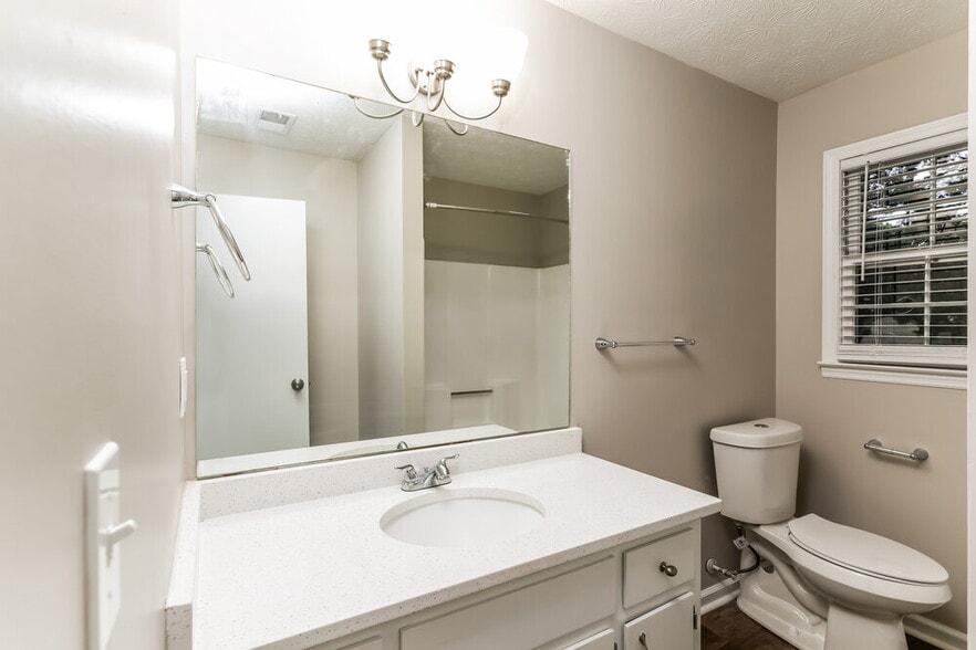 Building Photo - 1212 Summit Links Ct