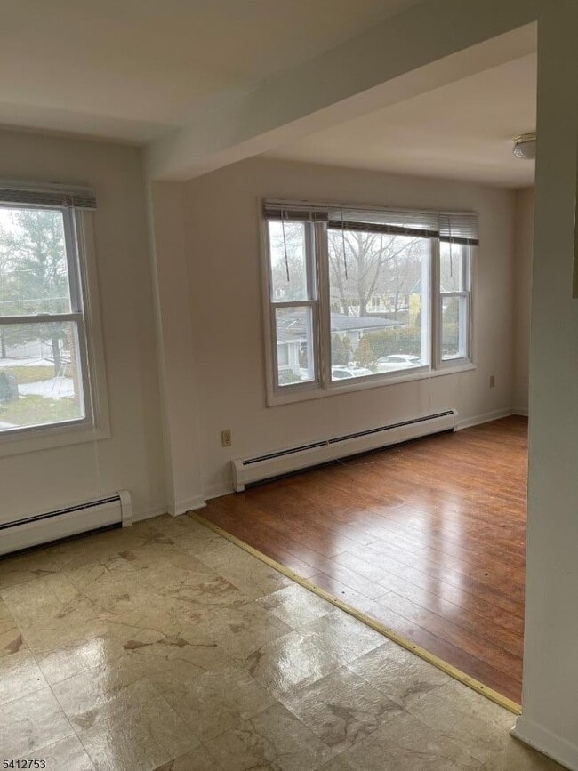 Building Photo - 278 Morris St