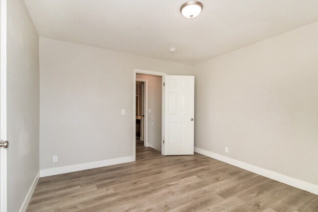 Building Photo - 6125 S 6105 W