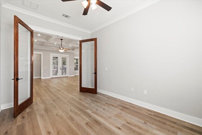 Building Photo - 485 Kelly St