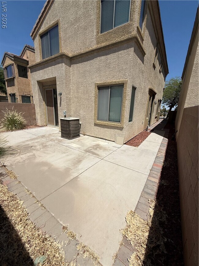 Building Photo - 8301 Strawberry Spring St